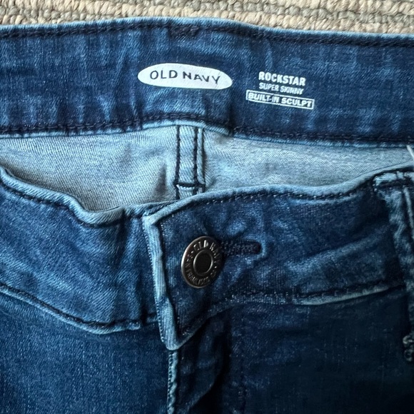 bundle with green tank Old Navy Women’s Rockstar Super  Skinny Jeans - Picture 2 of 4